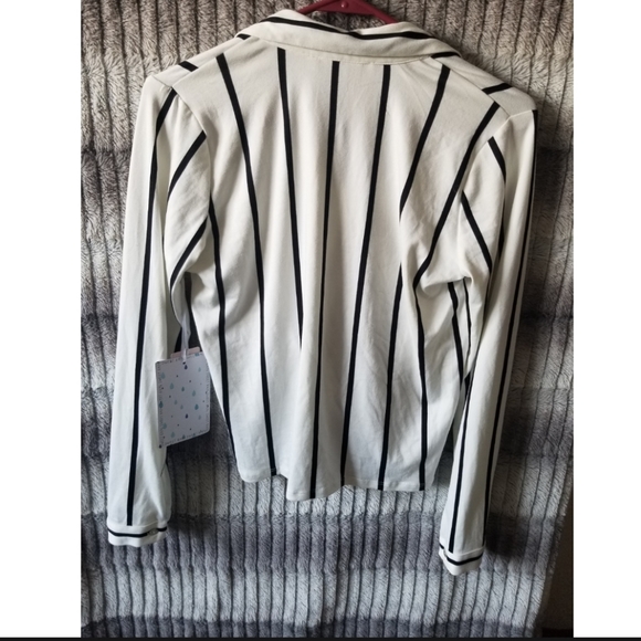 Striped button up blouse - Picture 2 of 7